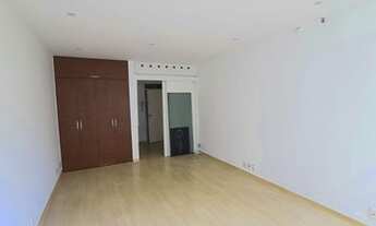 Imagem: Sala comercial com 30 m² em frente a estação