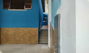 Imagem 2: Casa Térrea 2 Dormitórios e Edícula 3 Vagas à Venda Próximo à Estação Primavera