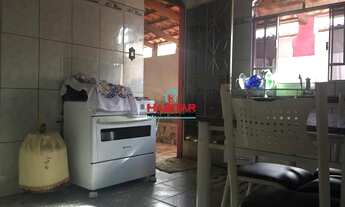 Imagem 7: Casa para venda tem 10 metros quadrados com 3 quartos em Centro - Itatiaiuçu - MG