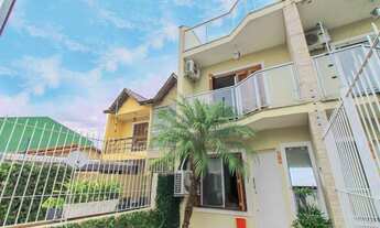 Imagem: Porto Alegre - Casa Padrão - Aberta dos