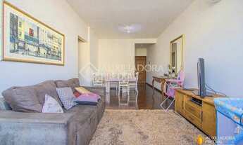 Imagem 1: Apartamento para venda possui 110 metros quadrados com 3 quartos em Floresta - Porto Alegr