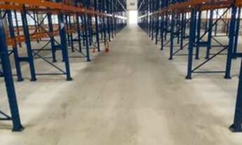 Imagem 6: GALPÃO COM 1710 METROS COM 2 DOCAS E PORTA PALLETS