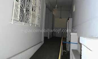 Imagem 3: Casa com 4 Quartos e 2 Banheiros, à venda no bairro Fábrica, Juiz de Fora - MG