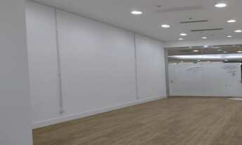 Imagem: Loja no Shopping Itaigara