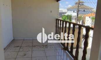 Imagem 4: Casa com 3 dormitórios à venda, 230 m² por R$ 570.000,00 - Alto Umuarama - Uberlândia/MG