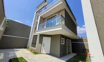 Imagem 2: Sobrado para Venda em Curitiba, Uberaba, 4 dormitórios, 1 suíte, 3 banheiros, 2 vagas