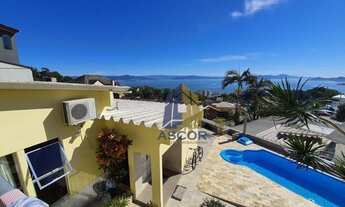 Imagem 2: Ótima casa com 4 dormitórios sendo 1 suíte com closet, à venda por R$ 2.200.000 - Centro