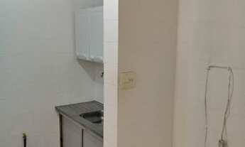 Imagem 7: Apartamento de quarto e sala, com 40 m2, com área externa de 30m2. Muito espaçoso!