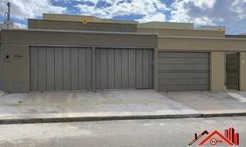 Imagem 1: Casa Nova com Alto e Ótimo Acabamento Interno, 3 Suítes e Varanda Gourmet - Jd. Atlântico