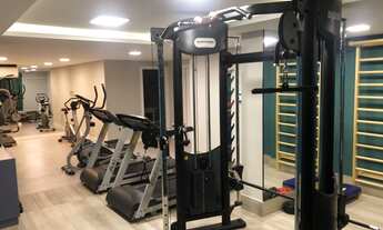 Imagem 2: Posicionado em um andar alto do prédio o apartamento possui uma ótima vista da região e, p