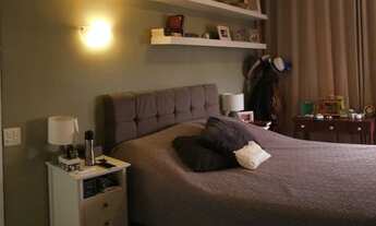 Imagem 2: Apartamento em prédio tradicional de Ipanema