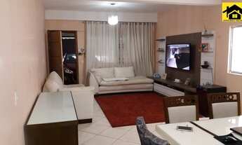 Imagem 5: Casa espaçosa com 4 dormitórios e ótima localização. Agende sua visita