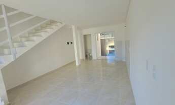 Imagem 3: Lindo sobrado com 2 dormitórios à venda em ótima localização no bairro Água Verde