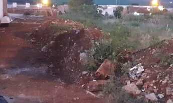 Imagem 3: Vende meio terreno