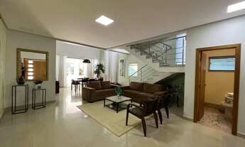 Imagem 5: Casa à venda no Condomínio Sunflower de 4 suítes - Piscina e área grande