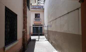 Imagem 6: Casa da frente 3 amplos dormitórios Sem suíte, 1 banheiro na parte superior, com varanda