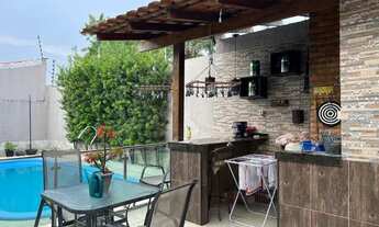 Imagem 3: Casa de condomínio para venda tem 98 metros quadrados com 3 quartos. ampla!