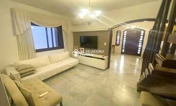 Imagem: Casa 4 quarto(s), no bairro Santa Cecília