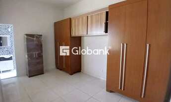 Imagem 4: Casa à venda em Morrinhos, Montes Claros - 3 Quartos, 1 Suíte, Quintal e Churrasqueira