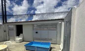 Imagem 5: Casa reformada em Condomínio no Benedito Bentes: 3/4, cozinha planejada e piso porcelanato