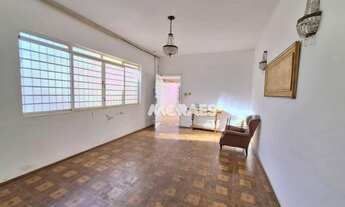 Imagem: Casa térrea com 3 quartos, 4 vagas, 484