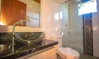 Imagem 5: Casa com amplo terreno na Praia do Rosa - Conforto e localização privilegiada