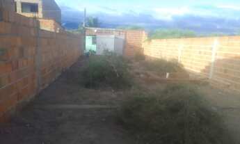 Imagem 4: Lote 6x24, todo murado, já tem alicerces feitos, encanação de esgoto feito, portão