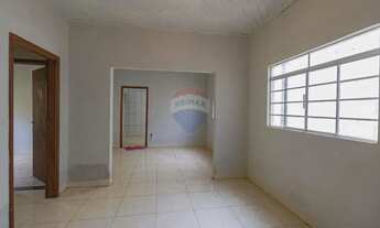 Imagem 7: Imóvel Bem Localizado Com 2 Casas e 3 Salões Comerciais