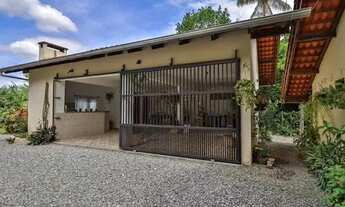 Imagem 4: Descubra seu novo lar em São Roque, Timbó, SC! Esta casa está à venda na área residencial