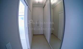 Imagem 4: Casa de condomínio para venda possui 347 metros quadrados com 4 quartos