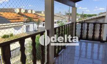 Imagem 3: Casa com 3 dormitórios à venda, 230 m² por R$ 570.000,00 - Alto Umuarama - Uberlândia/MG