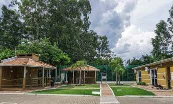 Imagem 5: EMICREI VENDE E ALUGA apartamento dois dormitórios, térreo com pátio e uma vaga de garagem