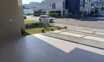 Imagem 2: Sobrado à venda no Condomínio Bella Città, 230 m², 3 suítes e 4 vagas, bairro Fazenda Rode