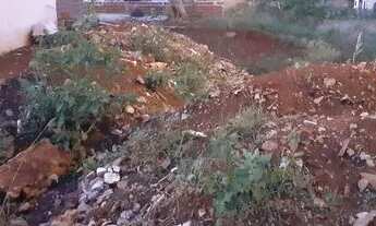 Imagem 4: Vende meio terreno