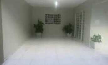 Imagem 2: Linda e espaçosa casa com kitnet nos fundos