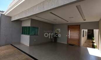 Imagem: Casa com 4 quartos à venda por R$ 670.000