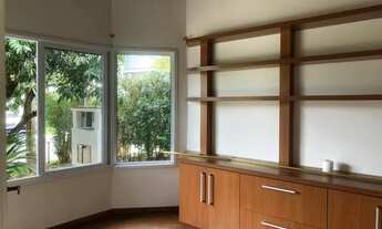 Imagem 7: Casa de condomínio para aluguel tem 420 metros quadrados com 4 quartos