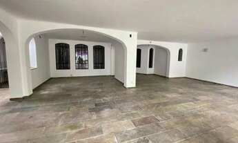 Imagem 2: Casa para venda possui 181 metros quadrados com 4 quartos em Jardim Marajoara - São Paulo