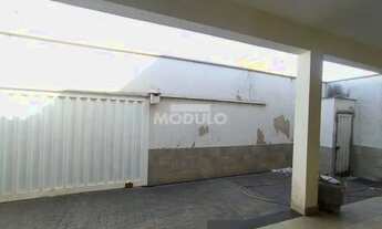 Imagem 3: CASA RESIDENCIAL à venda, 4 quartos, 1 suíte, 3 vagas, Santa Mônica - Uberlândia/MG