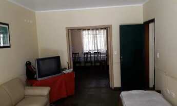 Imagem 2: Casa da frente 3 amplos dormitórios Sem suíte, 1 banheiro na parte superior, com varanda