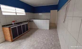 Imagem 7: Casa com 3 Quarto(s) e 2 banheiro(s) para Alugar, 186 m² por R$ 2350 / Mês