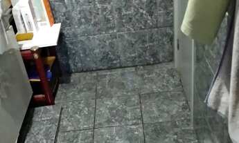 Imagem 5: Vendo casa. 2 quantos, sala, cozinha, 2 WC, área de serviço e garagem cobertas