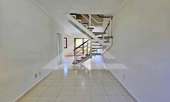 Imagem 2: Sobrado à venda no Condomínio Village de France, próximo à Pizzaria Maquepizza - Bairro La