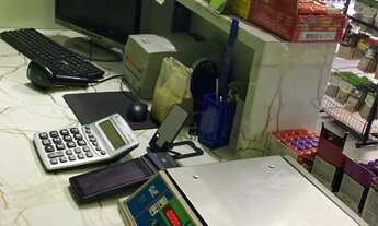 Imagem 4: VENDO LOJA DE TEMPEROS - PORTEIRA FECHADA