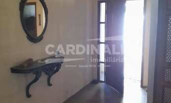 Imagem 6: Casa de esquina com ótima localização, com 04 dormitórios sendo 02 suítes