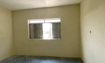 Imagem 7: Casa com 01 dormitório, sala grande, cozinha, banheiro e área de serviço - sem vaga de gar