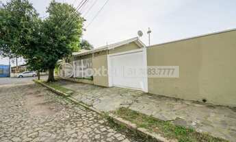 Imagem 4: Excelente casa de 3 dormitórios, sendo uma suíte, com piscina e churrasqueira. ótima local