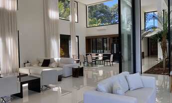 Imagem 7: Casa de condomínio para aluguel e venda possui 800 metros quadrados com 6 quartos