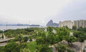 Imagem 7: Praia do Flamengo, andar alto/ vista panorâmica. 4 quartos, suíte. 1 vaga na escritura