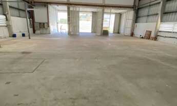 Imagem 5: GALPÃO COM 1710 METROS COM 2 DOCAS E PORTA PALLETS